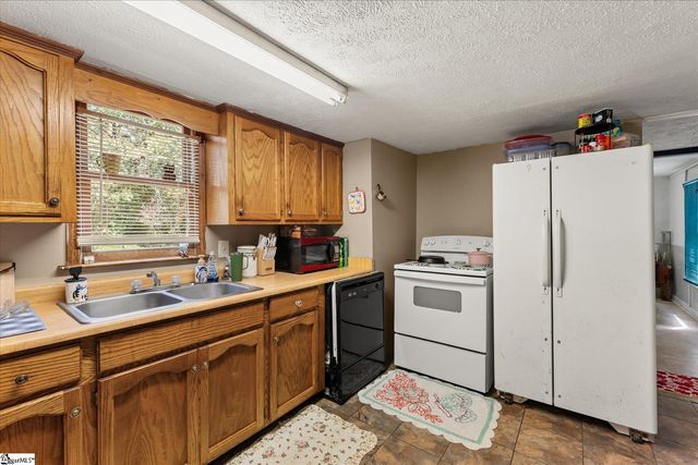 409 Silver Shoals Road, Marietta, SC 29661