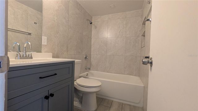 5723 9TH STREET CIRCLE E, Bradenton, FL 34203