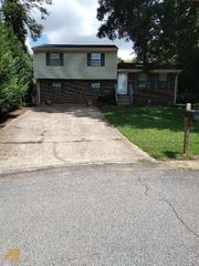 239 Slicky Rock Court, Riverdale, GA 30274