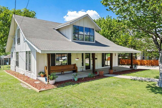 207 N Main Street, Farmersville, TX 75442