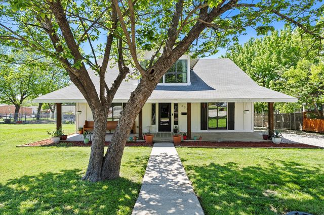 207 N Main Street, Farmersville, TX 75442
