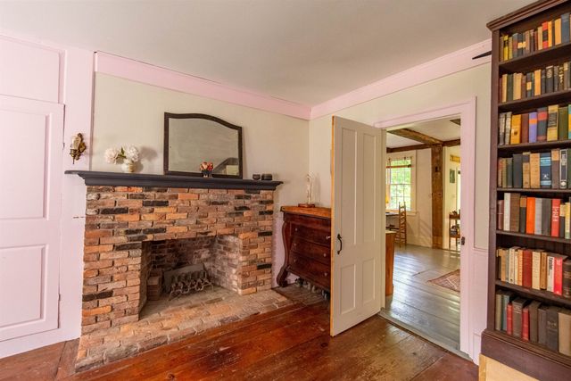515 Hollow Hill Road, Tamworth, NH 03886