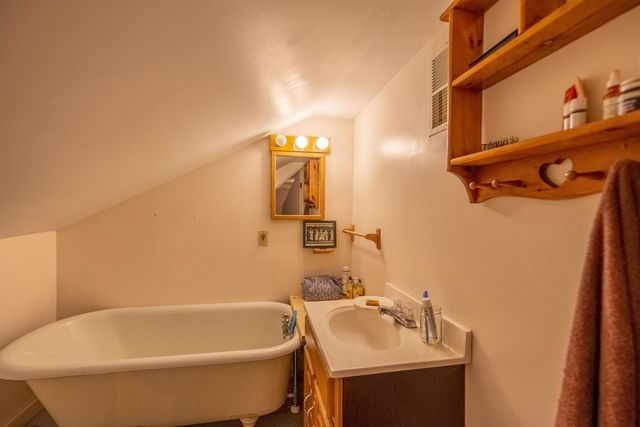 515 Hollow Hill Road, Tamworth, NH 03886