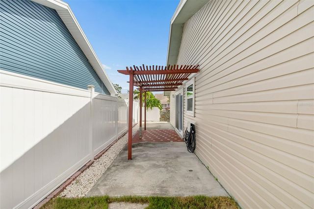 3134 WHISPERING DRIVE N, Largo, FL 33771