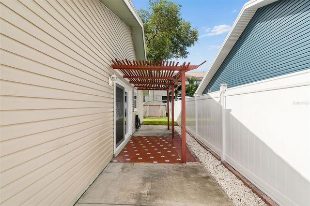3134 WHISPERING DRIVE N, Largo, FL 33771