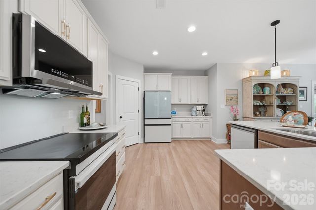 111 Lakefront Drive, Connelly Springs, NC 28612
