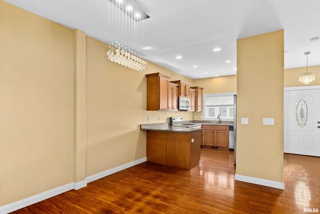 3403 W KING JAMES Road, Peoria, IL 61615