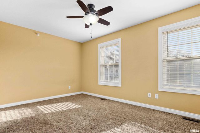 3403 W KING JAMES Road, Peoria, IL 61615