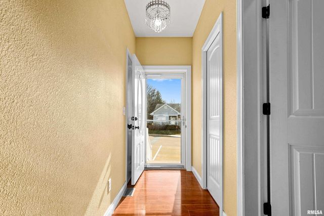 3403 W KING JAMES Road, Peoria, IL 61615