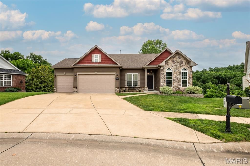 1630 Twin Oaks Drive, Arnold, MO 63010