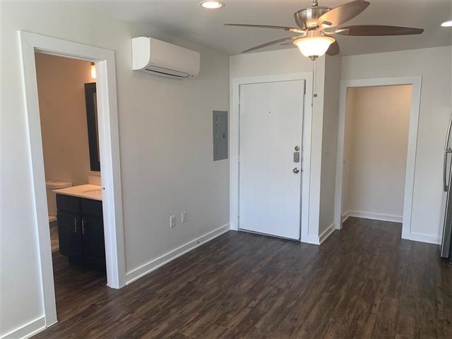 2106 Bennett Avenue 203, Dallas, TX 75206
