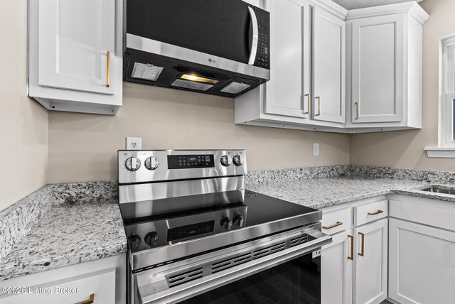 803 Flicker Rd, Louisville, KY 40214