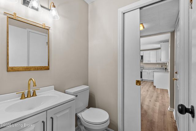 803 Flicker Rd, Louisville, KY 40214