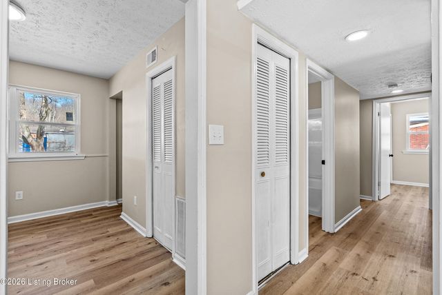 803 Flicker Rd, Louisville, KY 40214