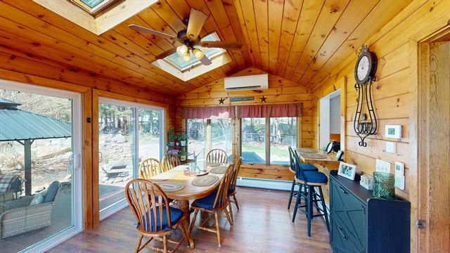 130 Whittemore St, Fitchburg, MA 01420