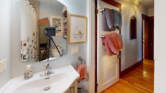 130 Whittemore St, Fitchburg, MA 01420