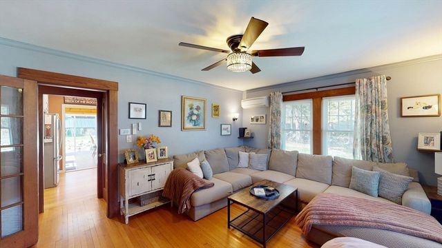 130 Whittemore St, Fitchburg, MA 01420