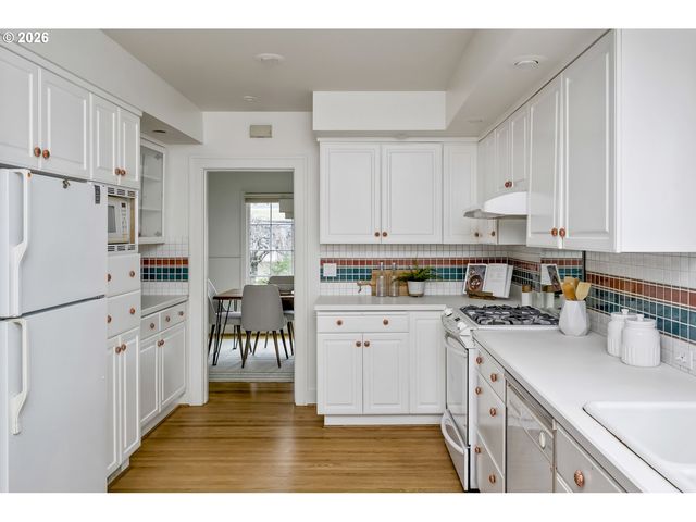 2826 Ne 61ST Ave, Portland, OR 97213