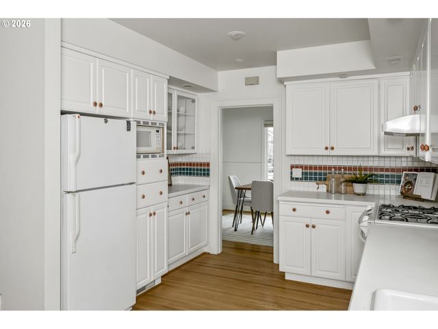 2826 Ne 61ST Ave, Portland, OR 97213