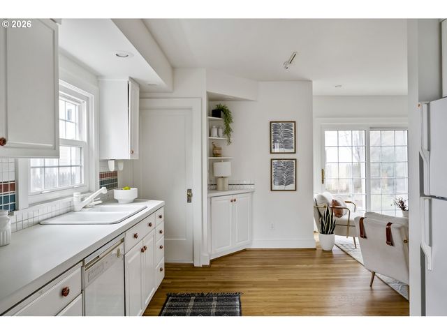 2826 Ne 61ST Ave, Portland, OR 97213