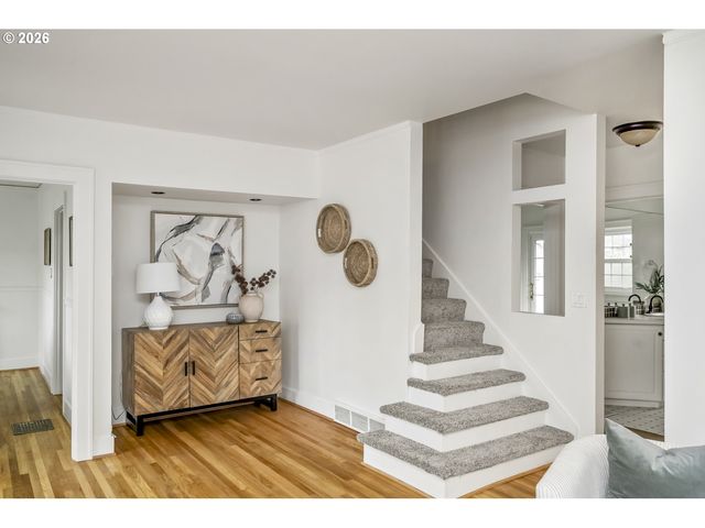 2826 Ne 61ST Ave, Portland, OR 97213