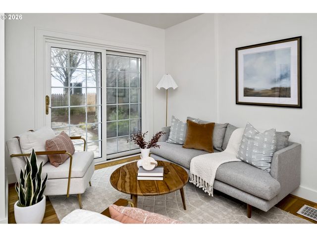 2826 Ne 61ST Ave, Portland, OR 97213