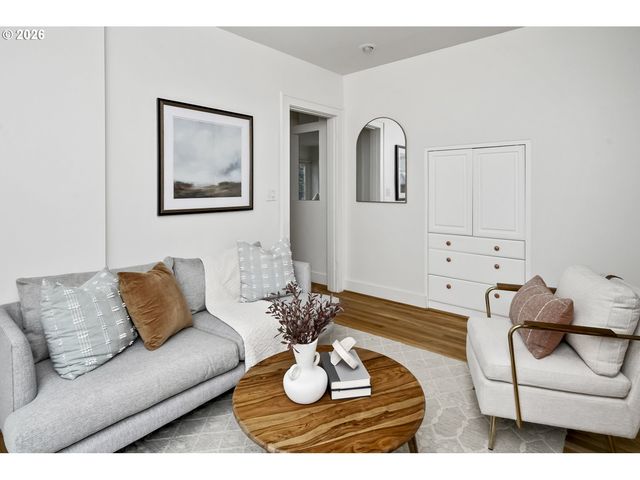 2826 Ne 61ST Ave, Portland, OR 97213