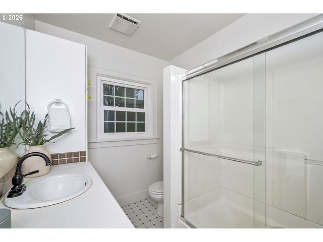 2826 Ne 61ST Ave, Portland, OR 97213