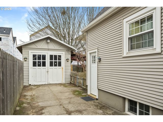 2826 Ne 61ST Ave, Portland, OR 97213