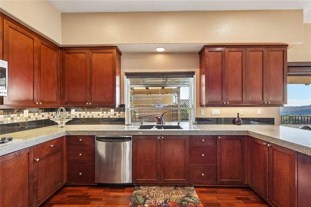 6372 Camino Largo, San Diego, CA 92120