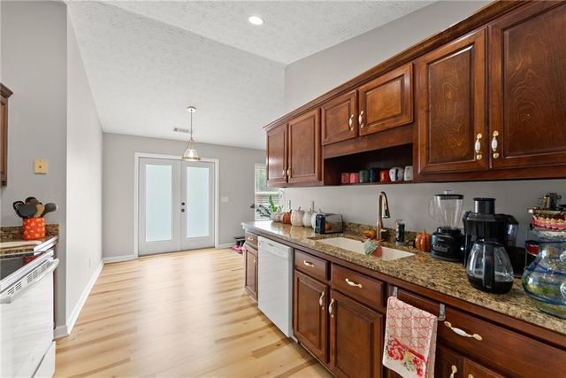 4570 Summerset Drive, Gainesville, GA 30507