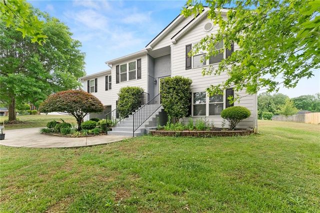 4570 Summerset Drive, Gainesville, GA 30507