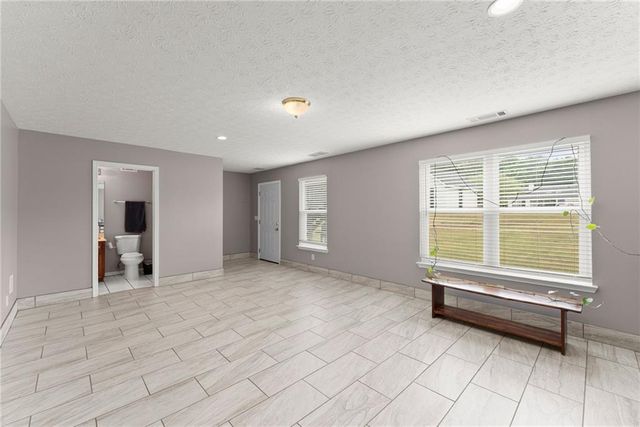 4570 Summerset Drive, Gainesville, GA 30507