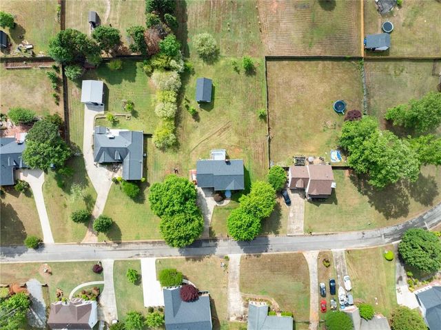 4570 Summerset Drive, Gainesville, GA 30507