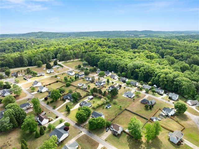 4570 Summerset Drive, Gainesville, GA 30507