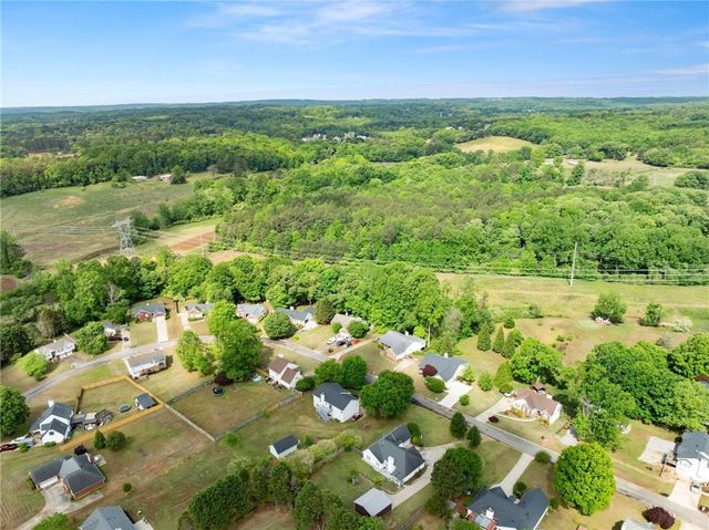 4570 Summerset Drive, Gainesville, GA 30507