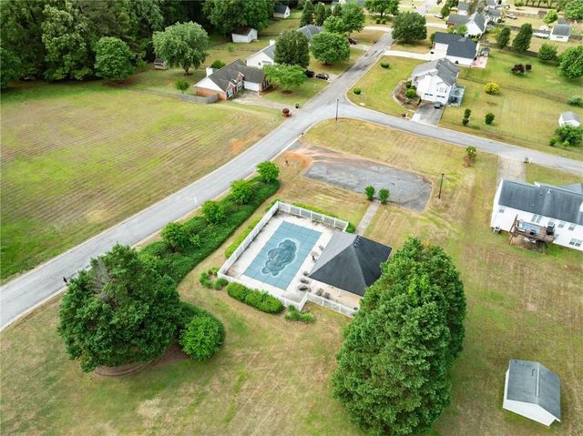 4570 Summerset Drive, Gainesville, GA 30507