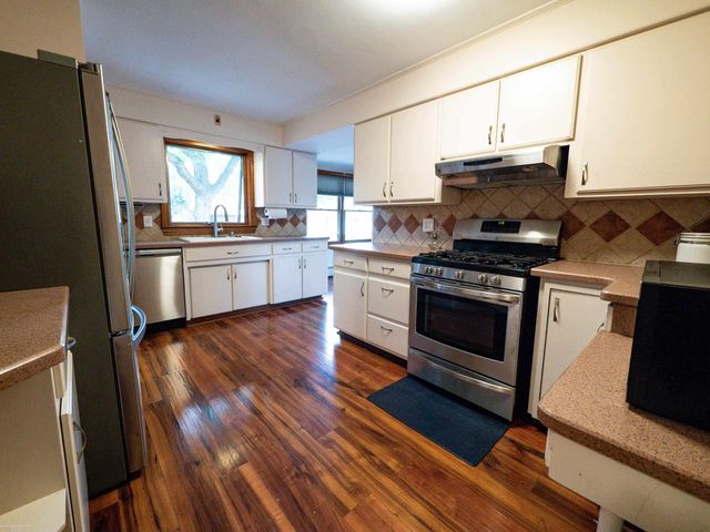 44850 Kemp Street, Sterling Heights, MI 48314