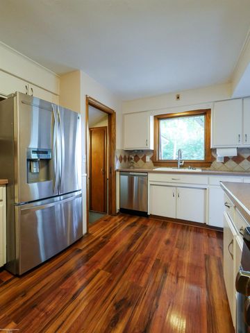 44850 Kemp Street, Sterling Heights, MI 48314