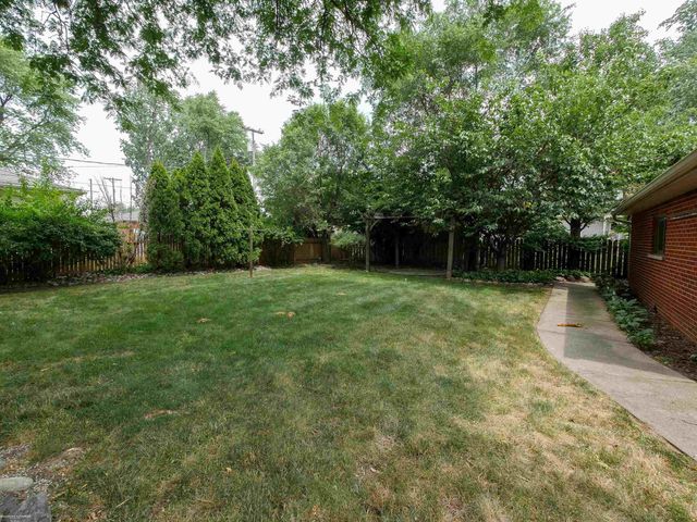 44850 Kemp Street, Sterling Heights, MI 48314