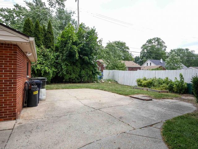 44850 Kemp Street, Sterling Heights, MI 48314