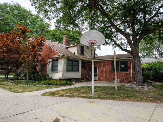 44850 Kemp Street, Sterling Heights, MI 48314