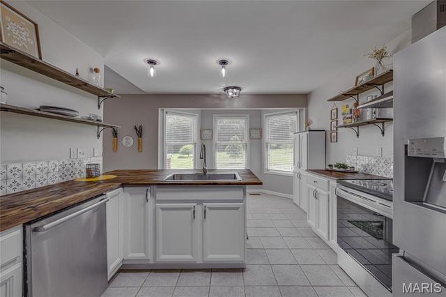 1036 Ridgewood Farms Road, Farmington, MO 63640