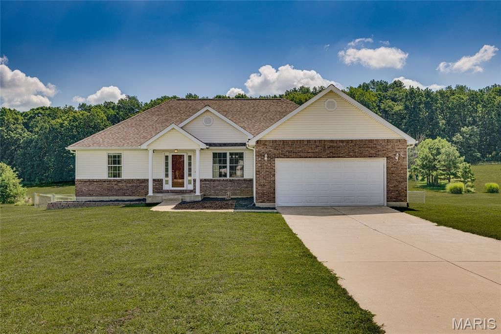 1036 Ridgewood Farms Road, Farmington, MO 63640
