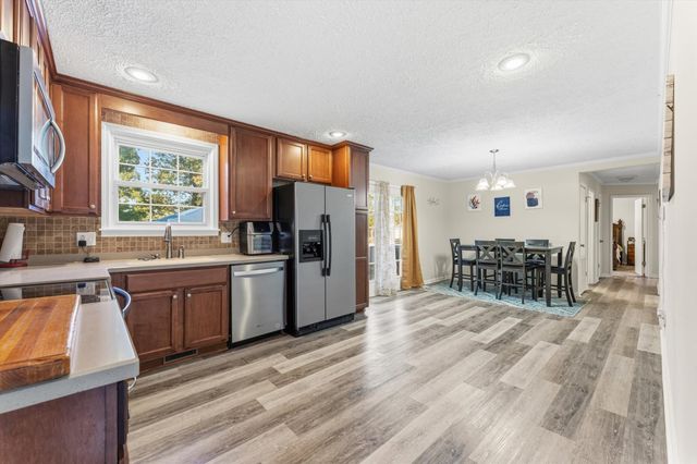 515 Cheatham Dr, Clarksville, TN 37042