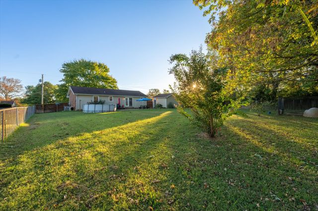 515 Cheatham Dr, Clarksville, TN 37042