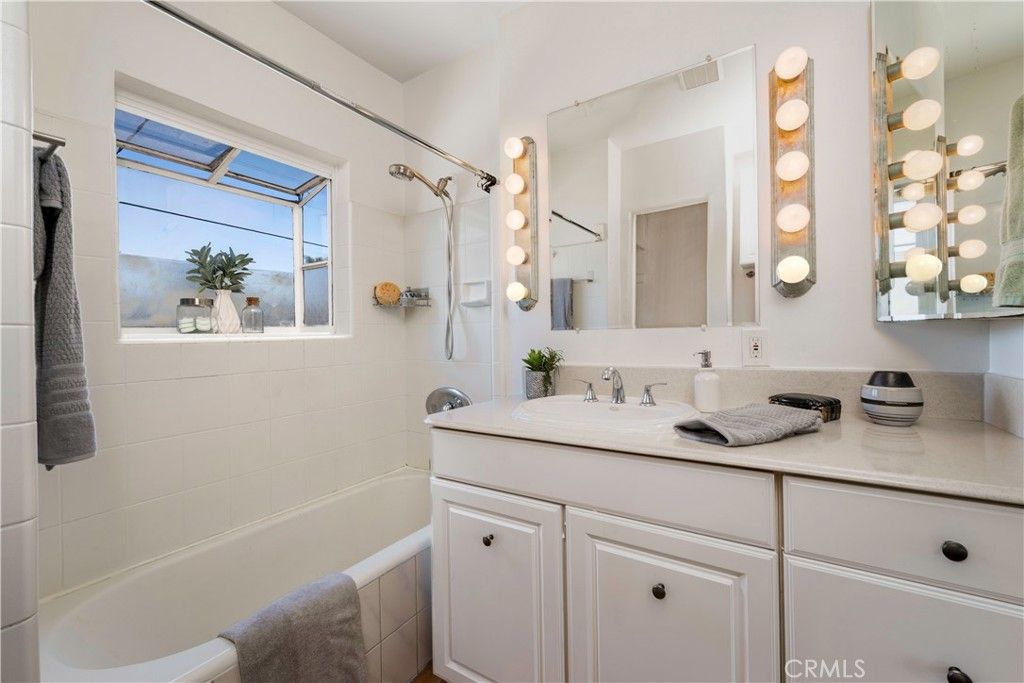 Image 22 of property listing at 3517 E 2nd, Long Beach, CA 90803