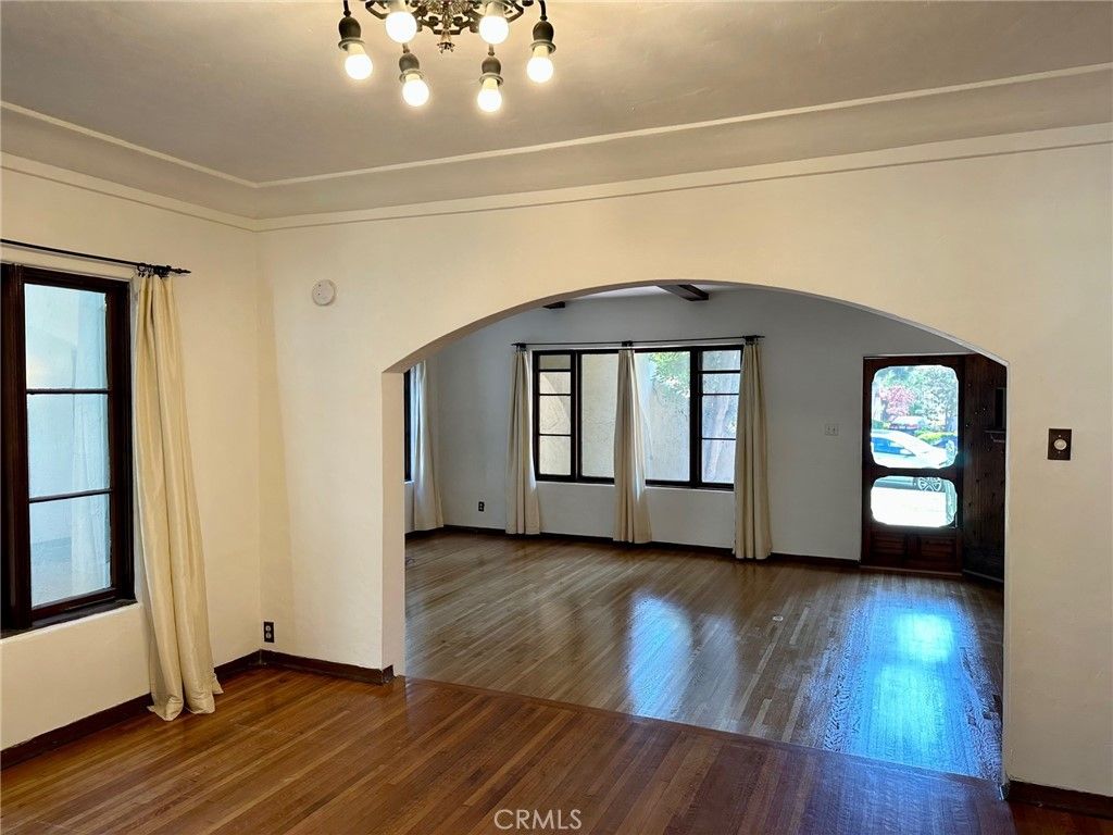 Image 30 of property listing at 3517 E 2nd, Long Beach, CA 90803