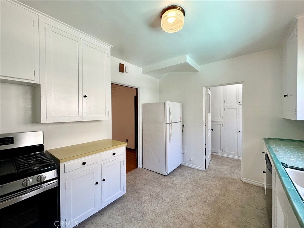 Image 32 of property listing at 3517 E 2nd, Long Beach, CA 90803