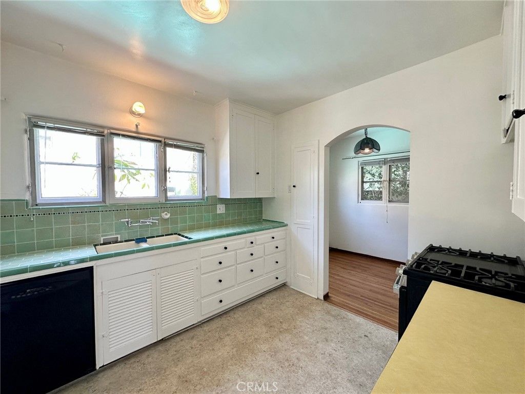 Image 37 of property listing at 3517 E 2nd, Long Beach, CA 90803